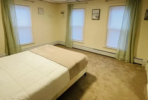 17 Arch Street Laconia NH 03246