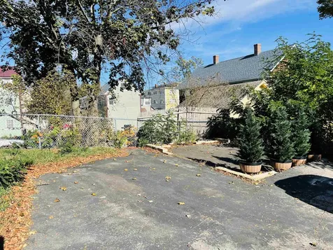 17 Arch Street Laconia NH 03246