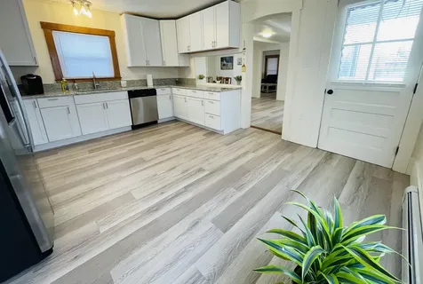 17 Arch Street Laconia NH 03246