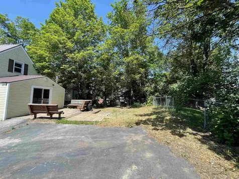 17 Arch Street Laconia NH 03246