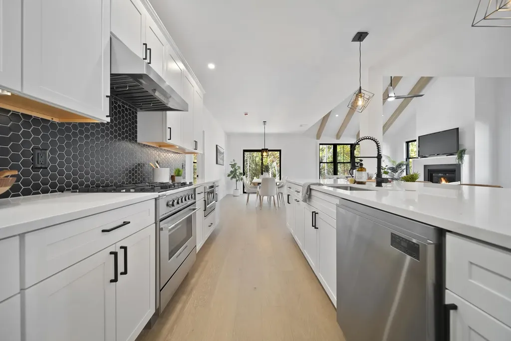 98 Trails Edge Road Windham NH 03087