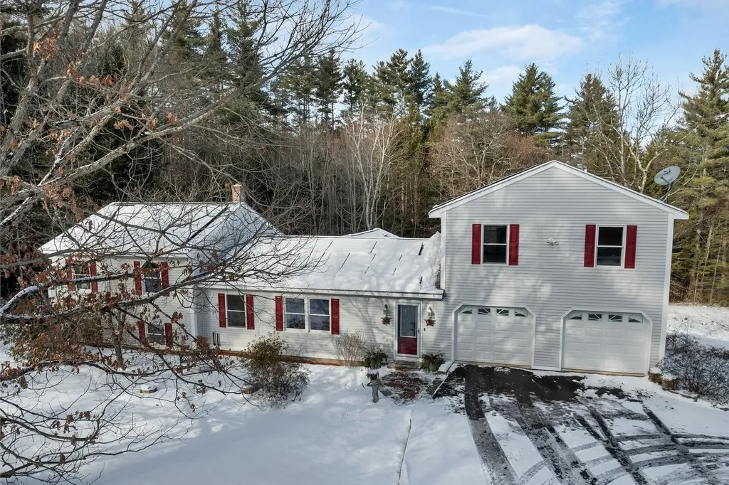 51 Highland Circle Swanzey NH 03446