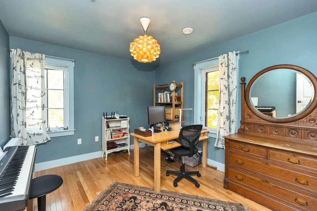 100A Steele Road Peterborough NH 03458