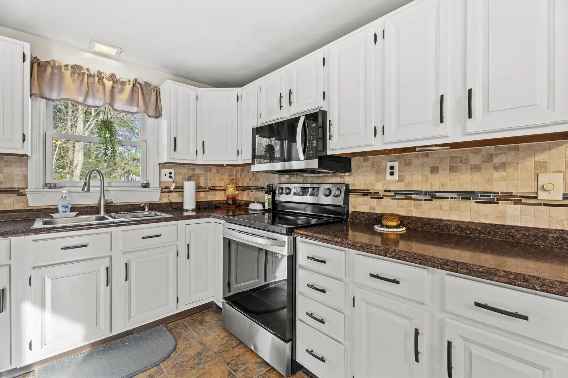 4 Woodland Avenue Seabrook NH 03874