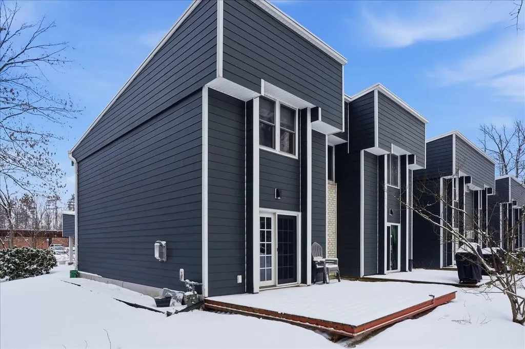 8 Timber Lane South Burlington VT 05403