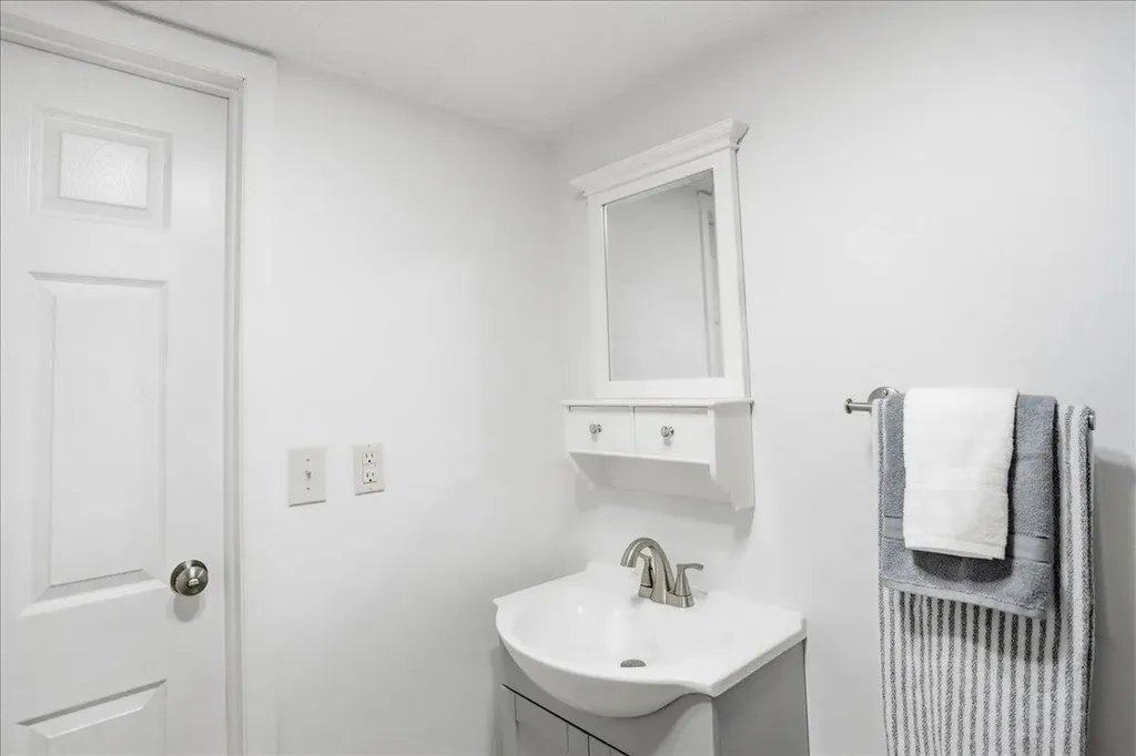 8 Timber Lane South Burlington VT 05403