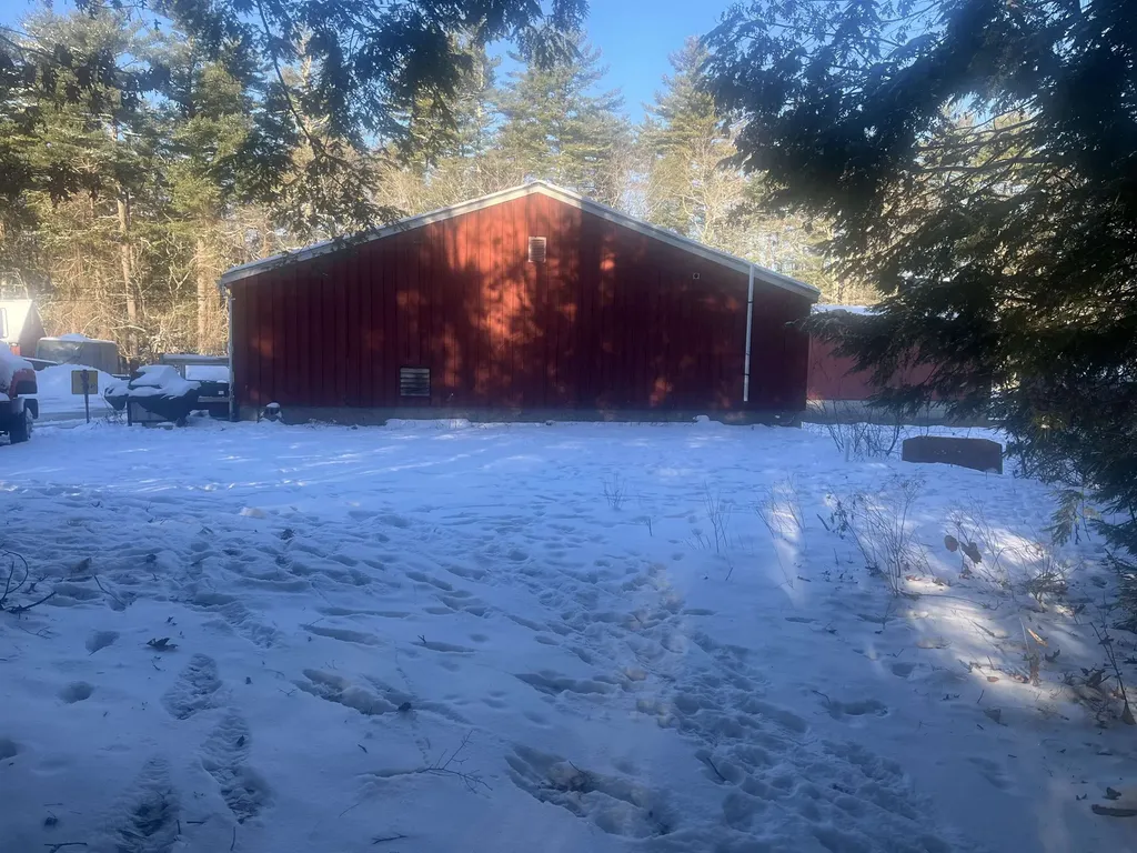 18 Powwow River Road Kingston NH 03848