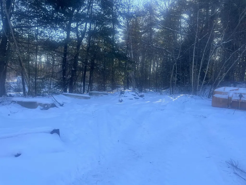 18 Powwow River Road Kingston NH 03848