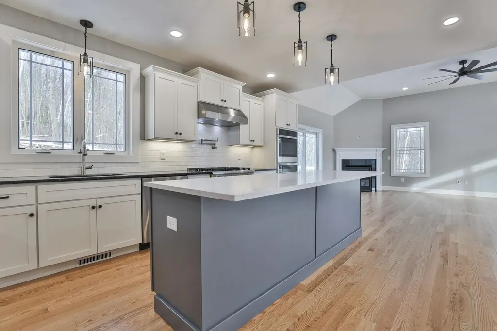 42 Ridgeview Lane New Boston NH 03070