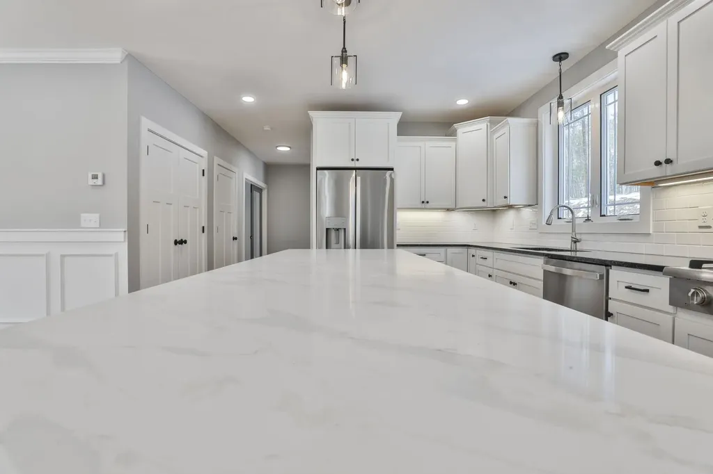 42 Ridgeview Lane New Boston NH 03070