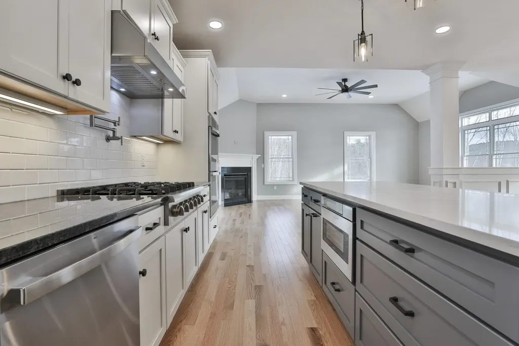 42 Ridgeview Lane New Boston NH 03070