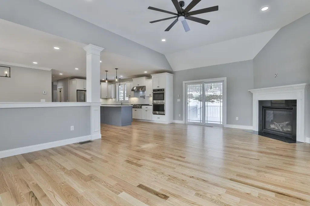 42 Ridgeview Lane New Boston NH 03070