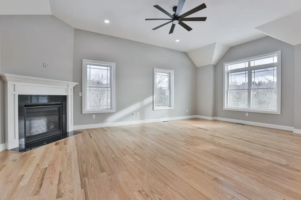 42 Ridgeview Lane New Boston NH 03070