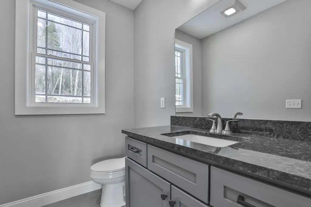 42 Ridgeview Lane New Boston NH 03070