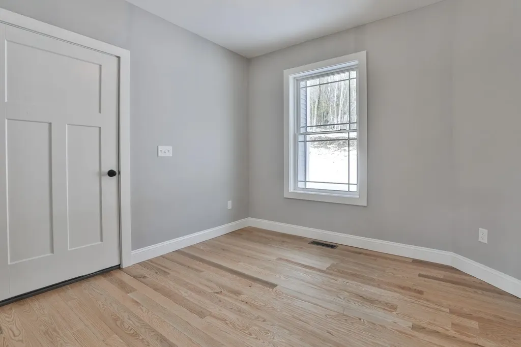 42 Ridgeview Lane New Boston NH 03070