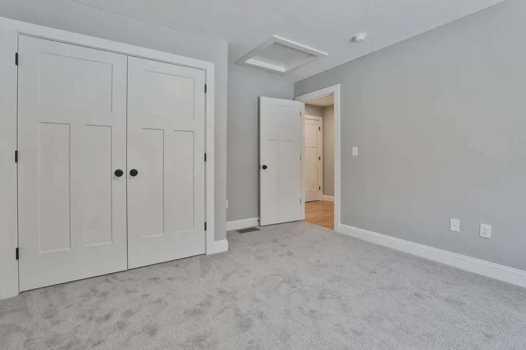 42 Ridgeview Lane New Boston NH 03070