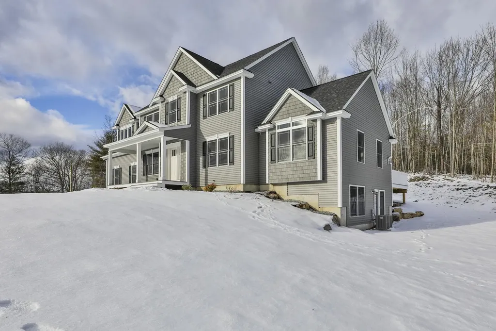 42 Ridgeview Lane New Boston NH 03070