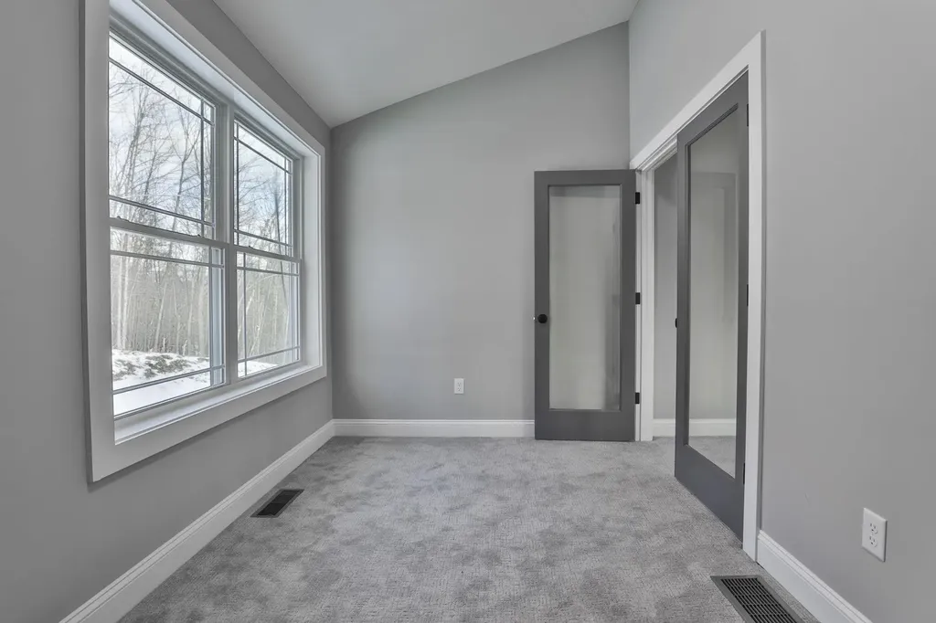 42 Ridgeview Lane New Boston NH 03070