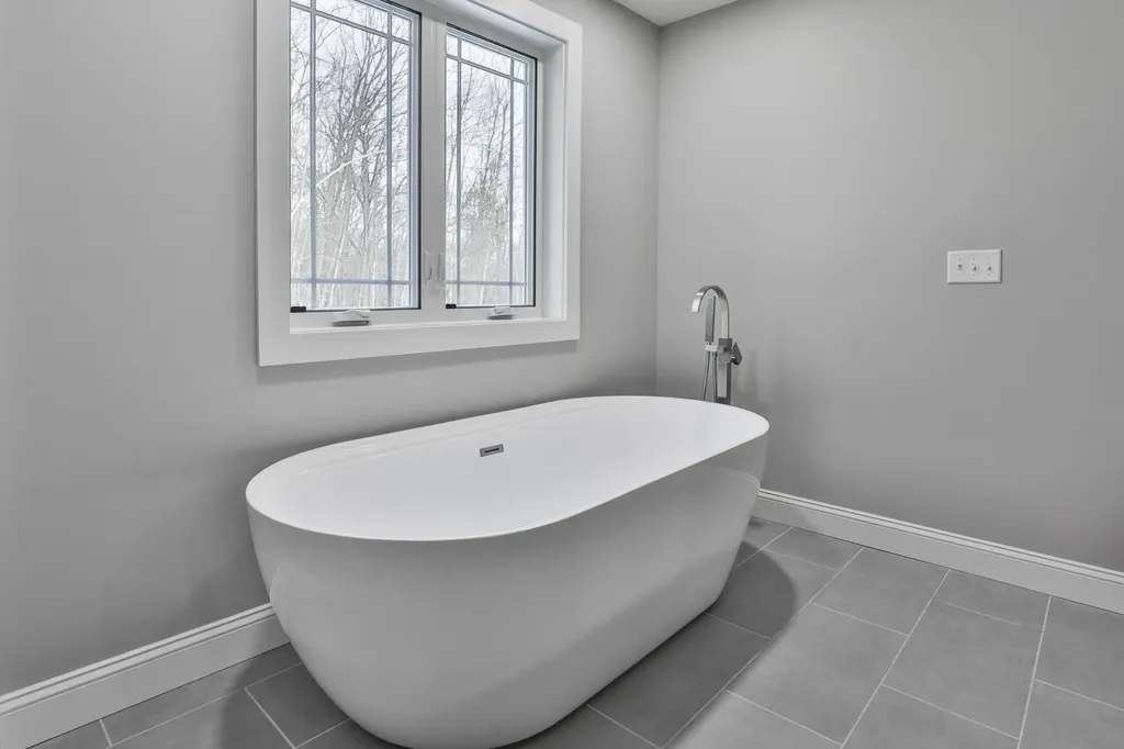 42 Ridgeview Lane New Boston NH 03070