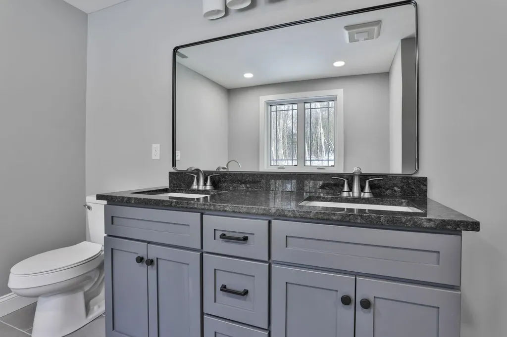 42 Ridgeview Lane New Boston NH 03070