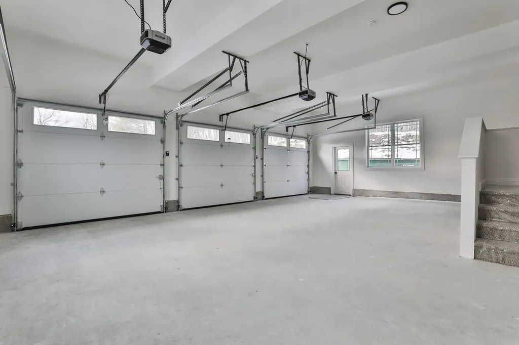 42 Ridgeview Lane New Boston NH 03070