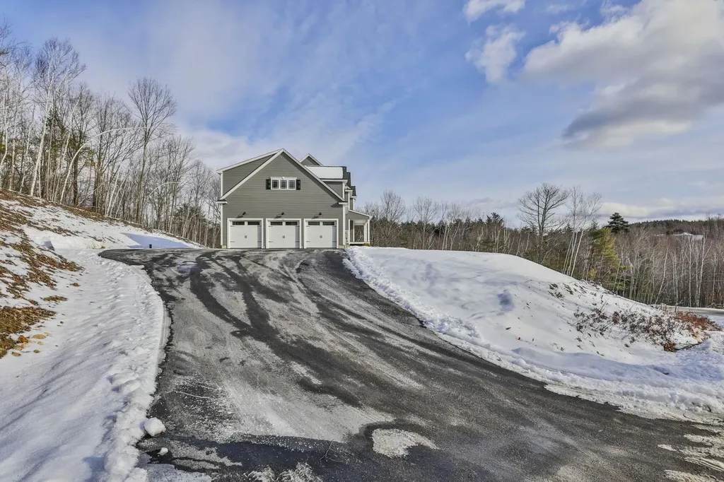 42 Ridgeview Lane New Boston NH 03070