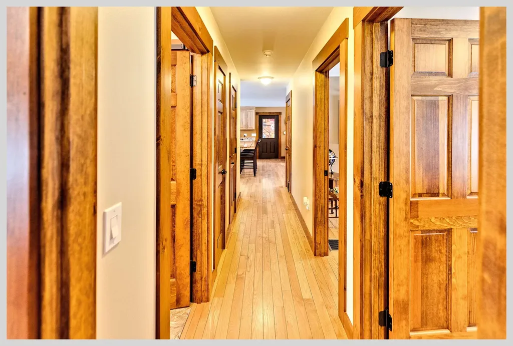 8 Country Lane Hebron NH 03241