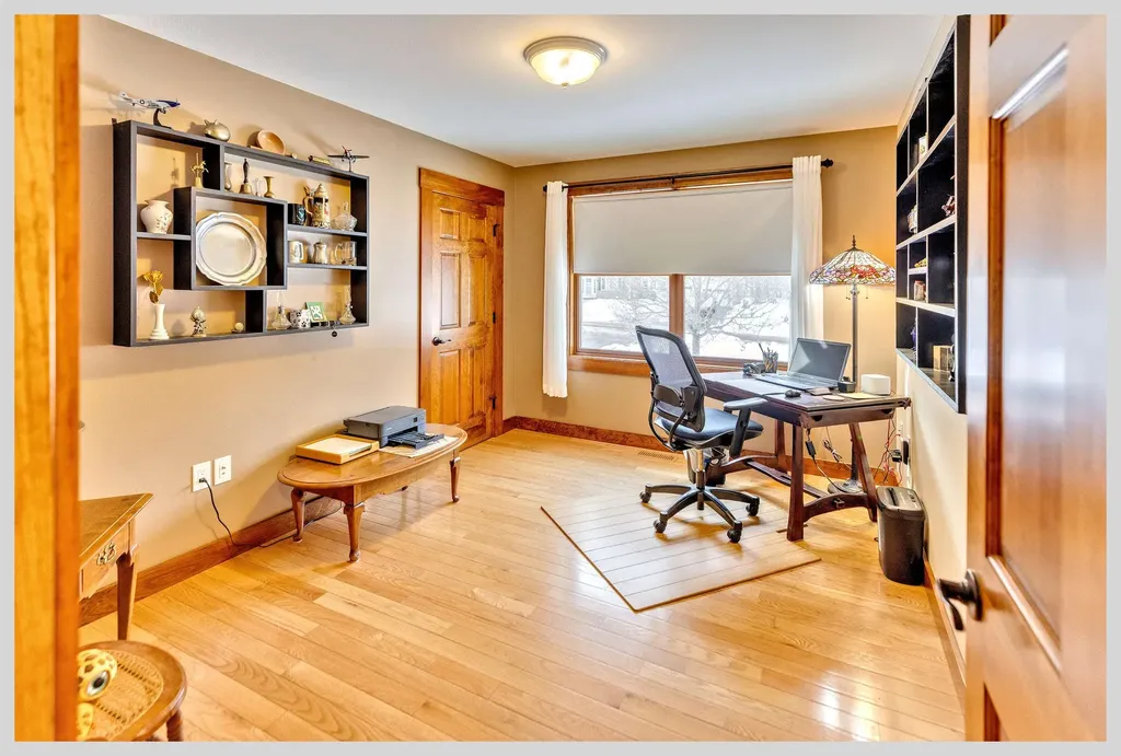 8 Country Lane Hebron NH 03241