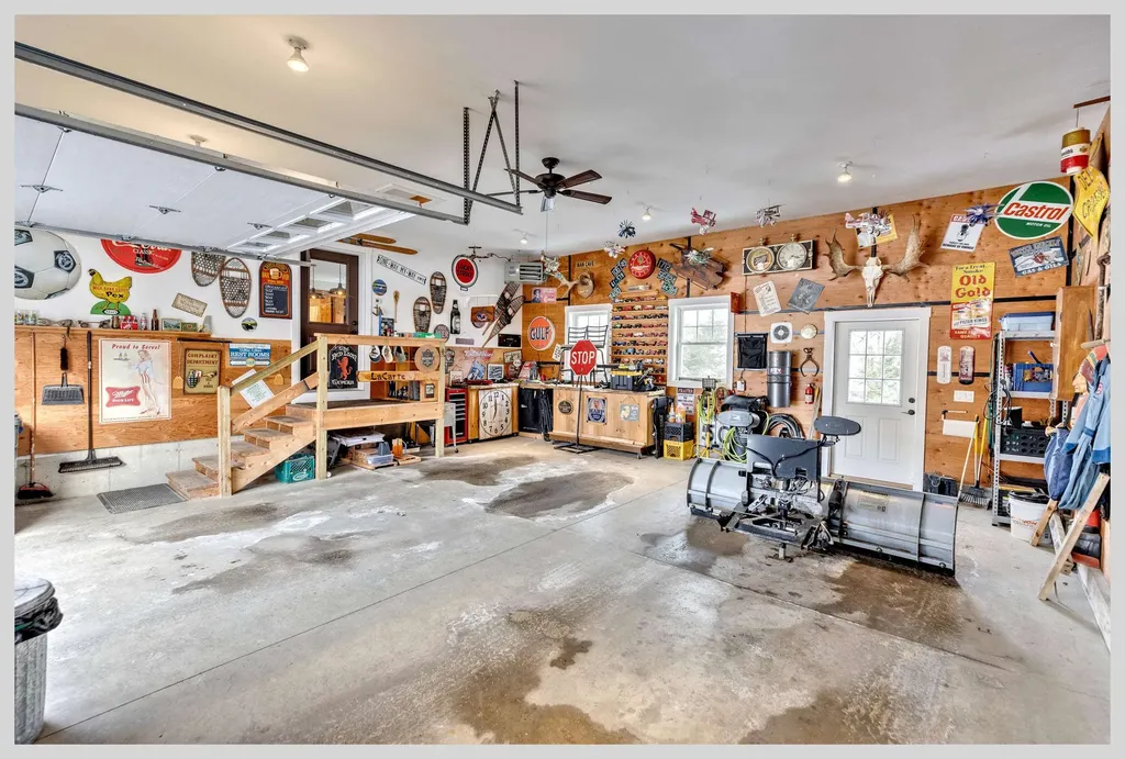 8 Country Lane Hebron NH 03241