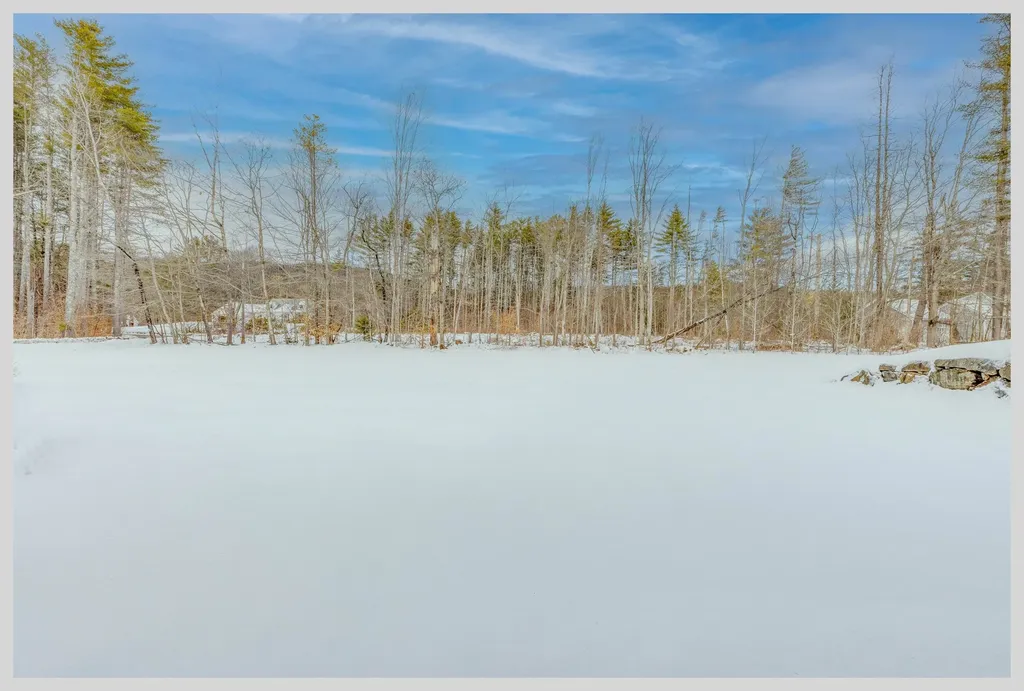 8 Country Lane Hebron NH 03241