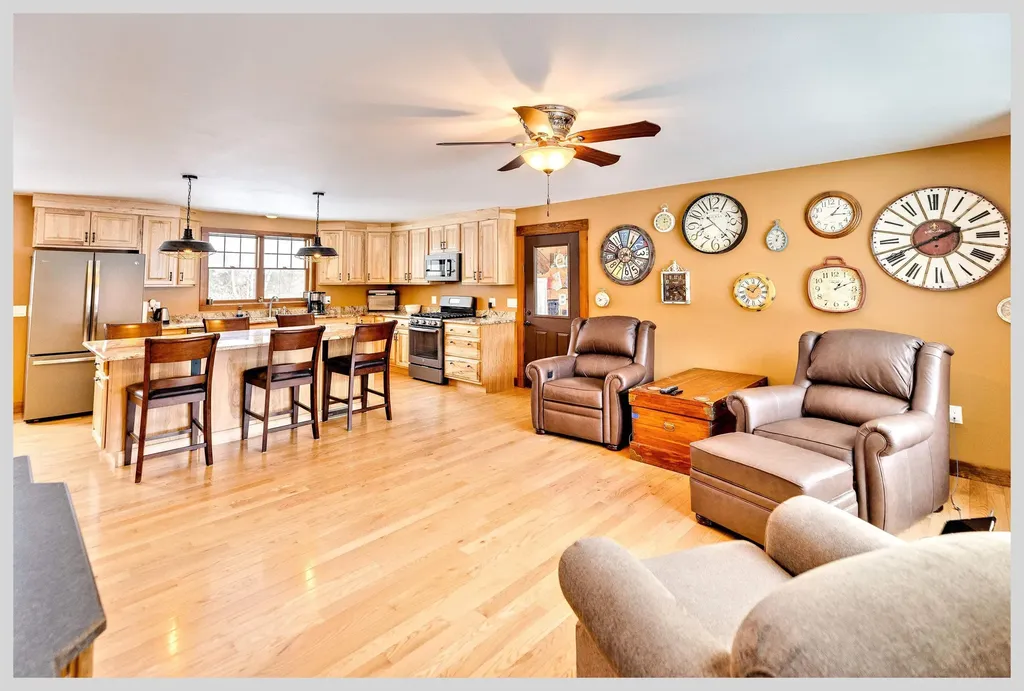 8 Country Lane Hebron NH 03241