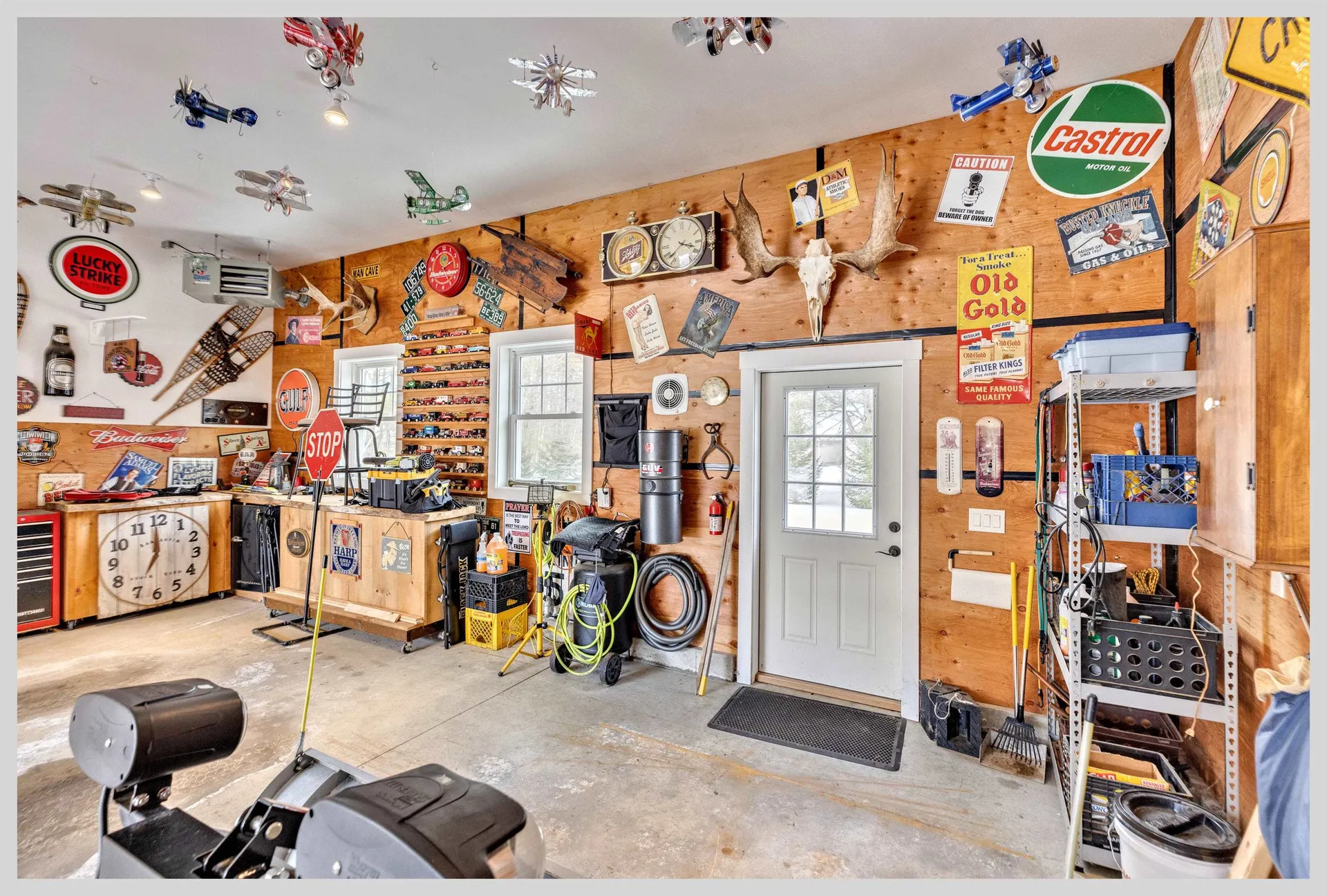 8 Country Lane Hebron NH 03241