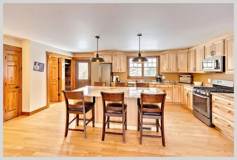 8 Country Lane Hebron NH 03241