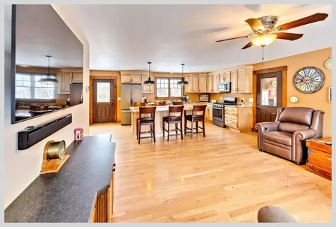 8 Country Lane Hebron NH 03241