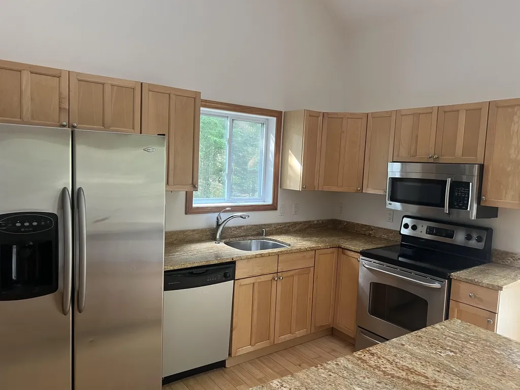 12 Cornwall Place Farmington NH 03835