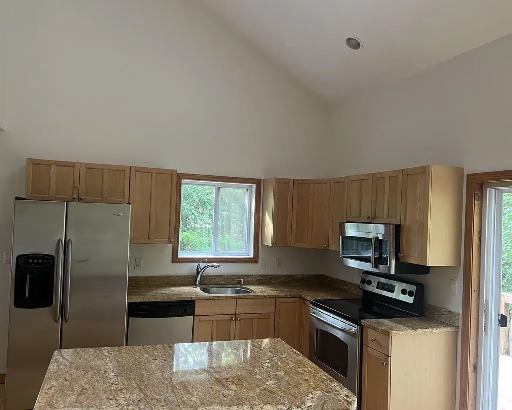 12 Cornwall Place Farmington NH 03835