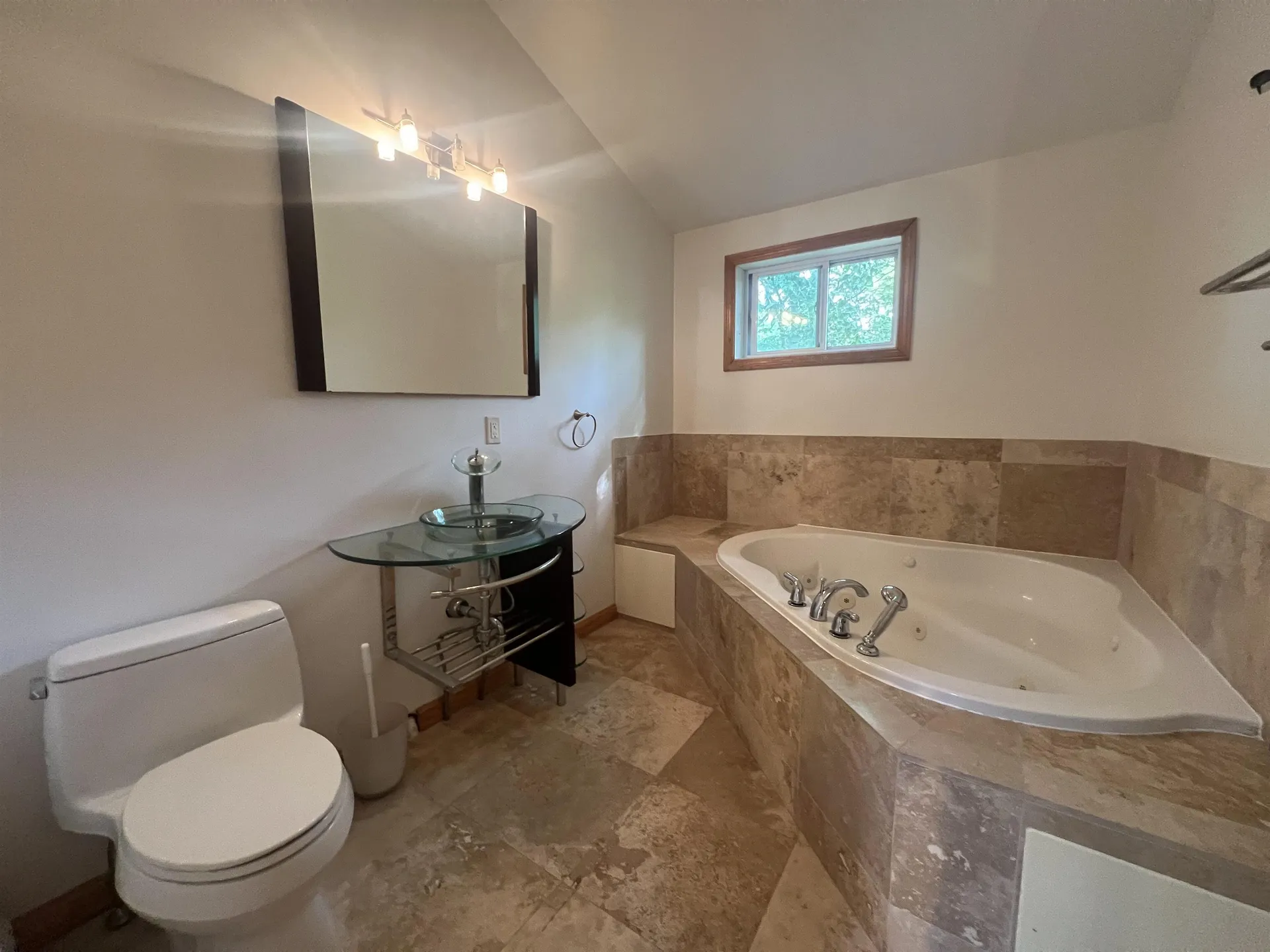 12 Cornwall Place Farmington NH 03835