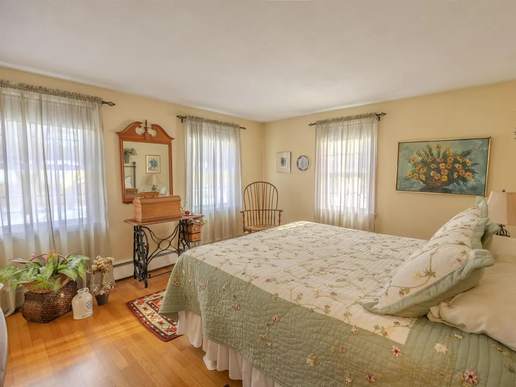 33 Dogwood Lane New London NH 03257