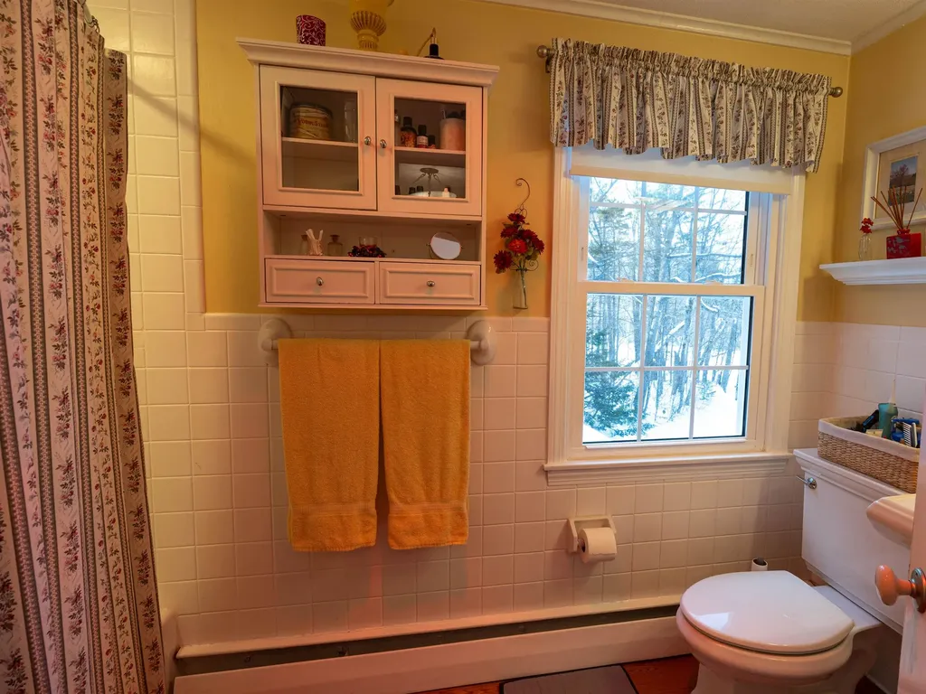 33 Dogwood Lane New London NH 03257