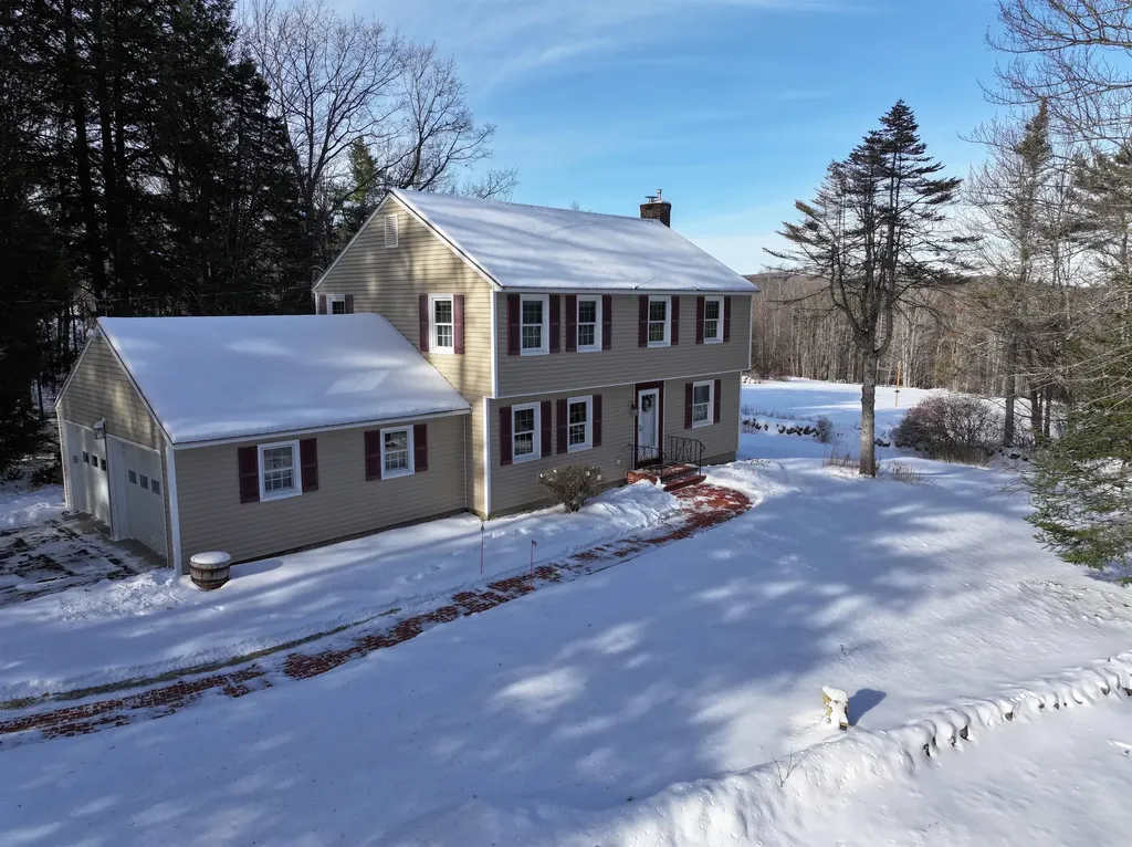 33 Dogwood Lane New London NH 03257