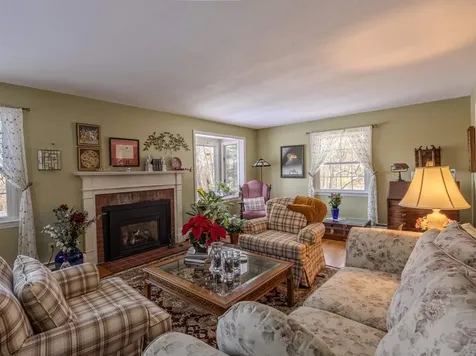 33 Dogwood Lane New London NH 03257