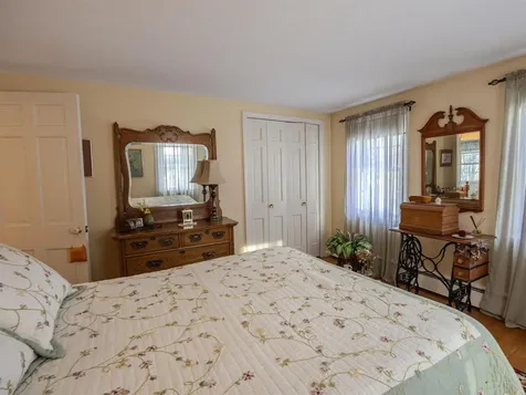 33 Dogwood Lane New London NH 03257