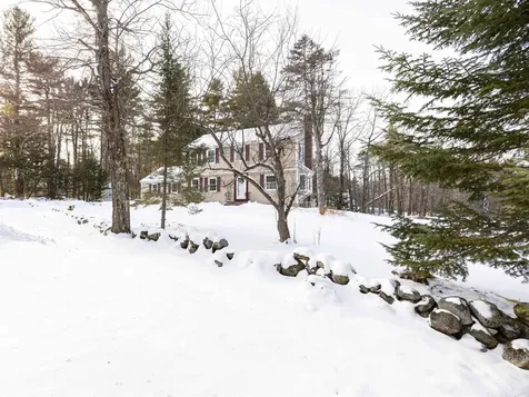 33 Dogwood Lane New London NH 03257