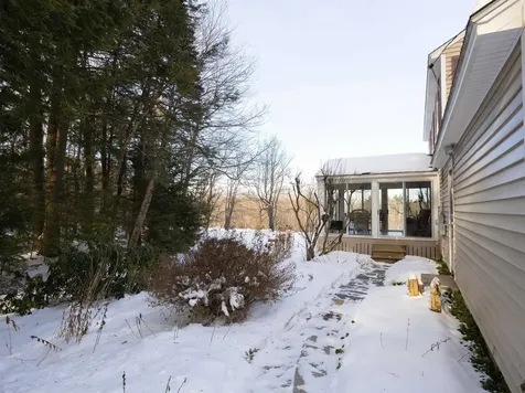 33 Dogwood Lane New London NH 03257