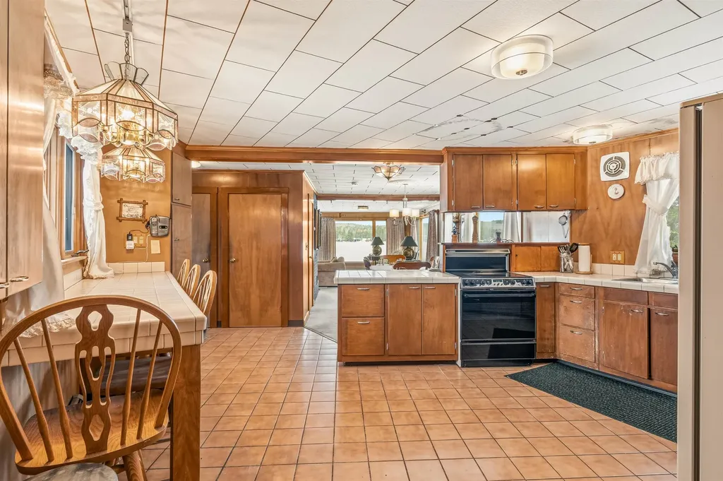 166 Spooner Road Pittsburg NH 03592