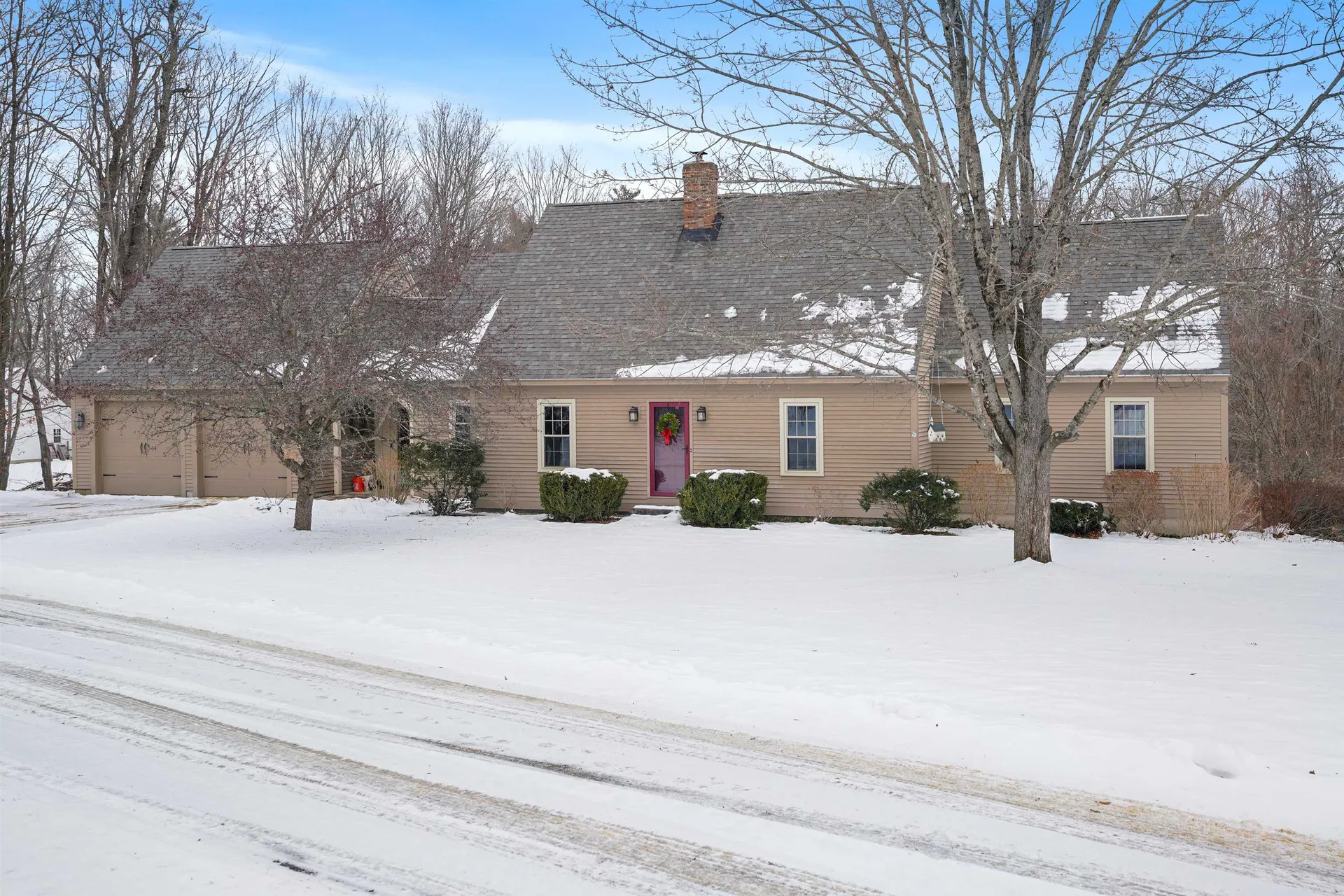 27 South Road Deerfield NH 03037