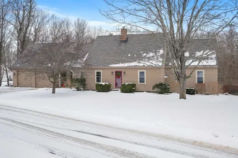 27 South Road Deerfield NH 03037