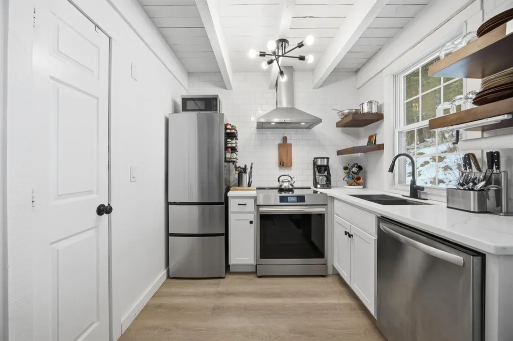 574 Willard Road Hartford VT 05001