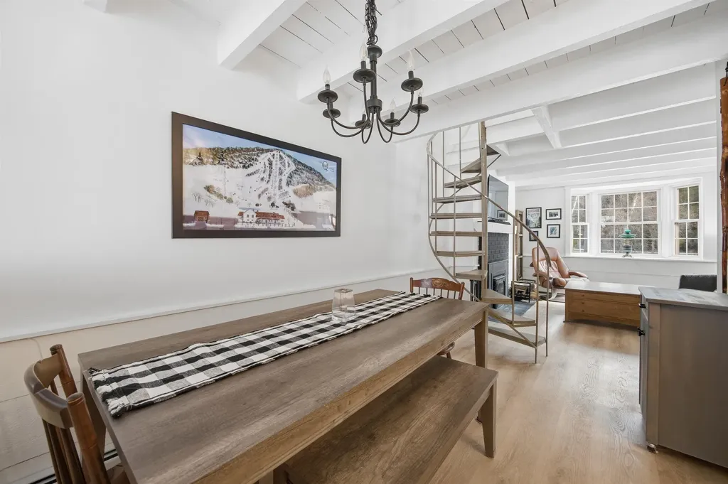 574 Willard Road Hartford VT 05001