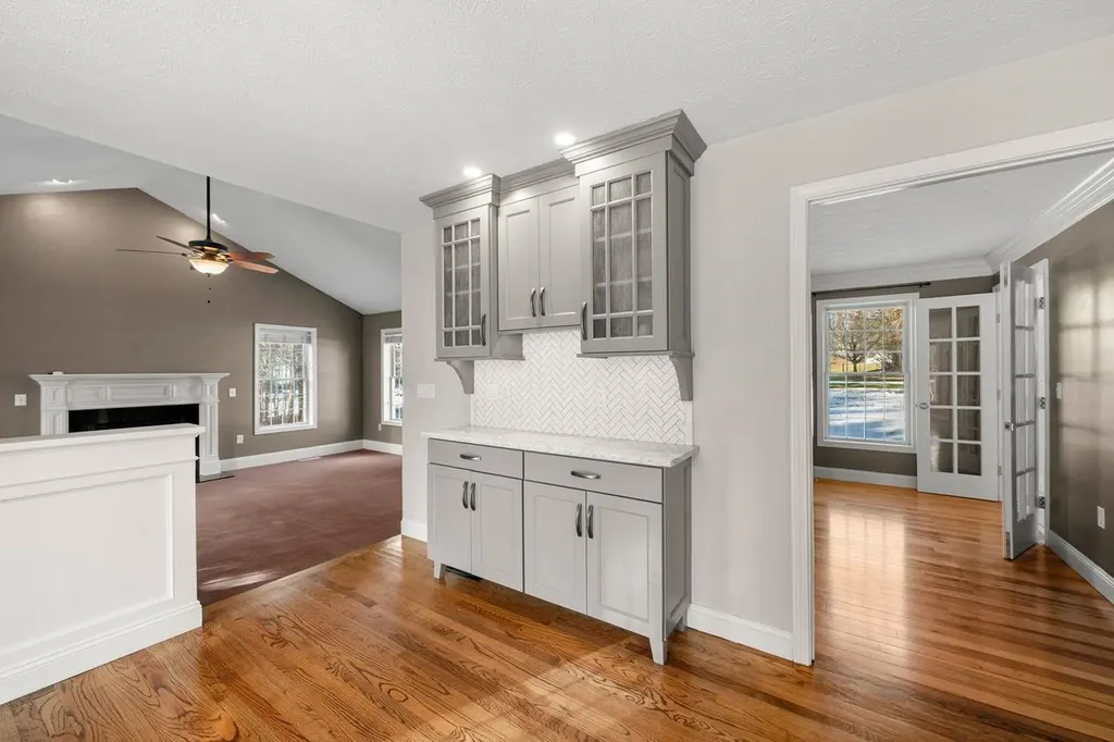 14 Hadley Drive Nashua NH 03062